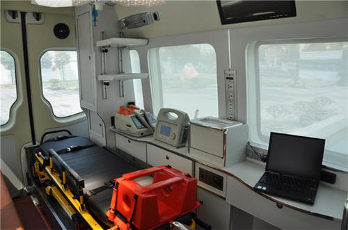 肃南裕救护车内部
